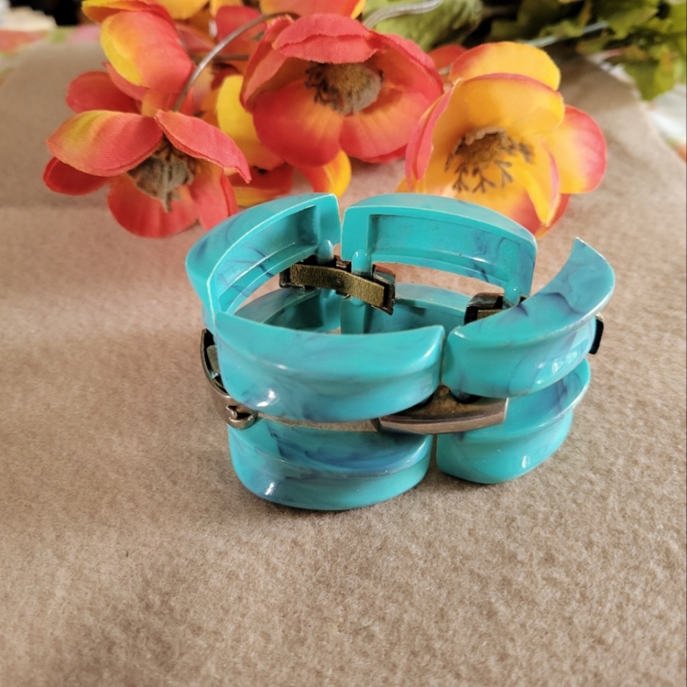 Retro Chunky Turquoise Bracelet